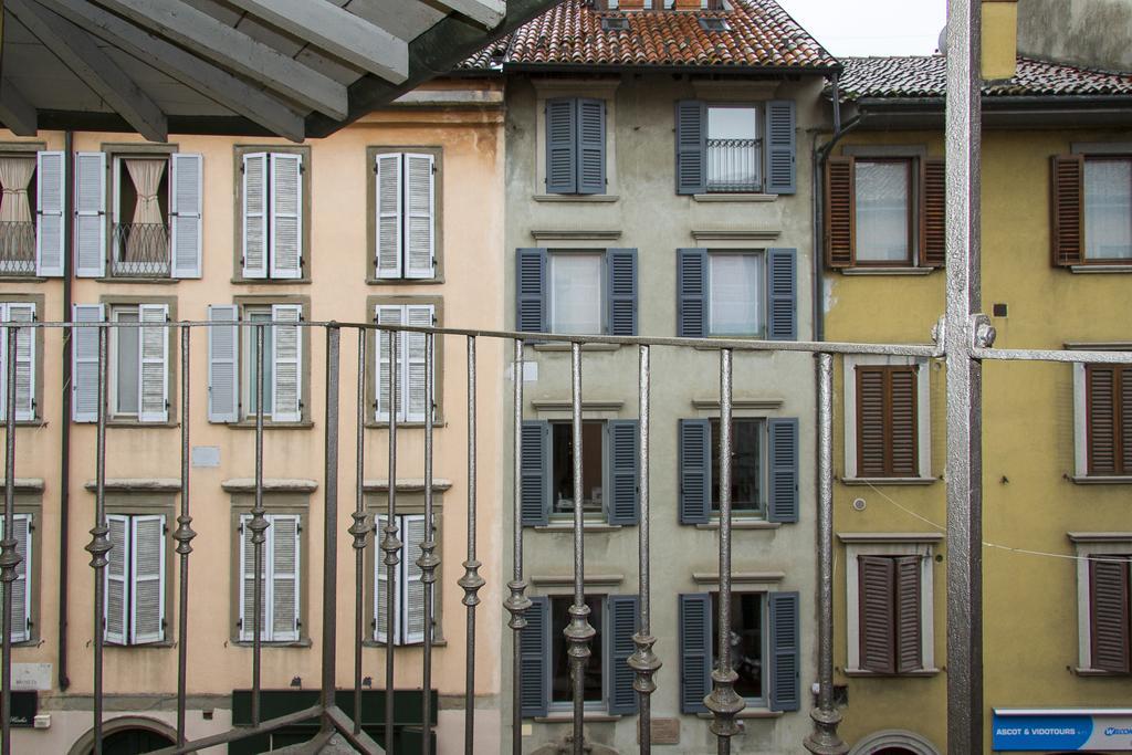 Suite Tower Bérgamo Habitación foto